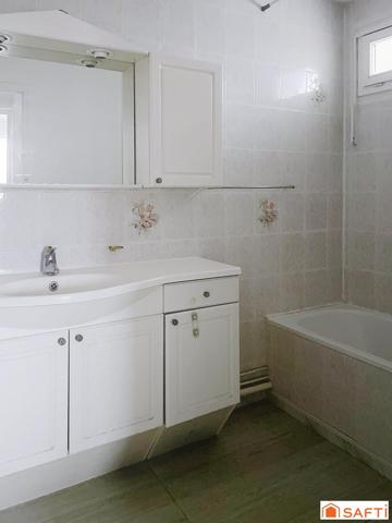 Appartement de 1980 - T3 - 2 chambres - RER C - Ecoles - Tout à pieds - aucun travaux