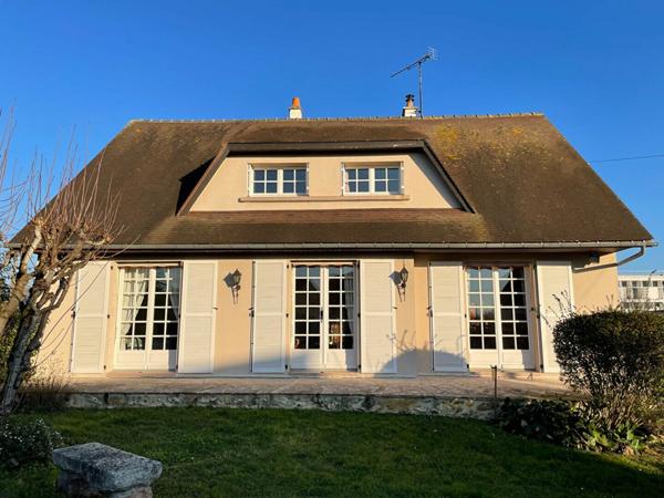 Maison à vendre    6 pièces •  Nogent-le-Rotrou