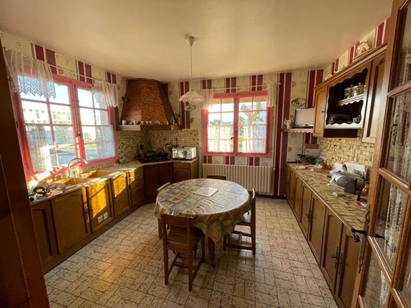 Maison à vendre    6 pièces •  Nogent-le-Rotrou