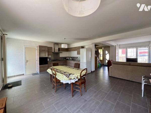 A VENDRE - Maison familiale à 600m du centre bourg de Saint Etienne de Montluc