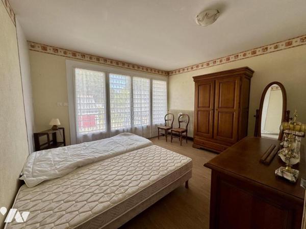 A VENDRE - Maison familiale à 600m du centre bourg de Saint Etienne de Montluc