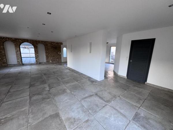 79410 ECHIRE - VILLA RECENTE DE 170m² sur terrains de 926m²
