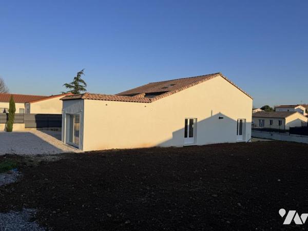 79410 ECHIRE - VILLA RECENTE DE 170m² sur terrains de 926m²