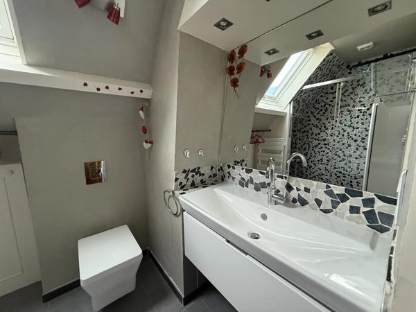 Vente                                                      Maison
                        
                     8 pièces                      180 m2                     à Saint-André-de-l'Eure