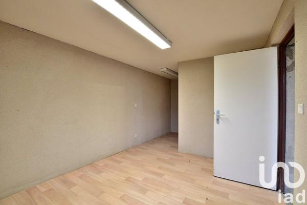 Grange 6 pièces de 410 m² à Esvres (37320)