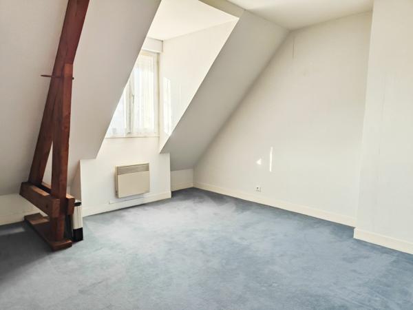 Appartement à vendre    6 pièces • 145 m2 Noyon