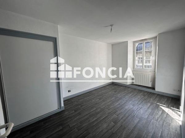 Location Appartement 3 pièces 75 m² - 132 PLACE CHARLES ALBERT Sallanches 74700