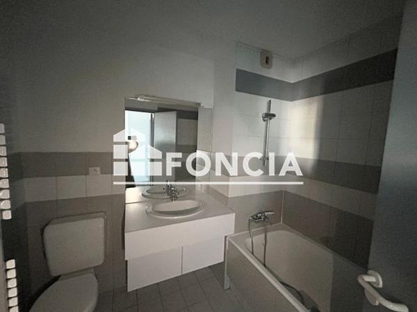 Location Appartement 3 pièces 75 m² - 132 PLACE CHARLES ALBERT Sallanches 74700