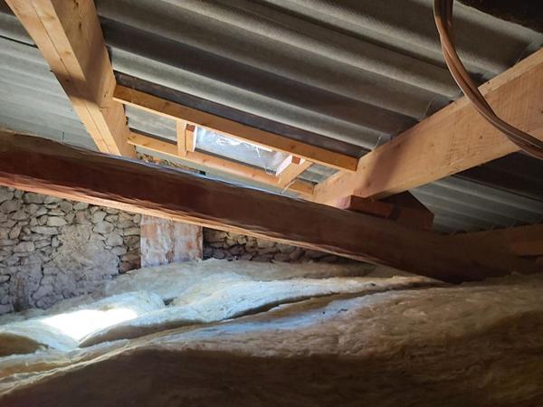 MAISON DE VILLAGE AVEC COUR INTERIEURE ET TERRASSE  7 PIECES (5 CHAMBRES) 160 m²