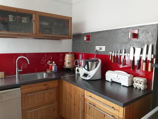 MAISON DE VILLAGE AVEC COUR INTERIEURE ET TERRASSE  7 PIECES (5 CHAMBRES) 160 m²