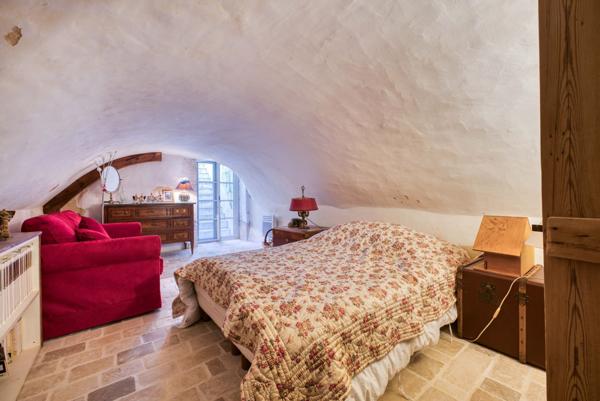 Elégant Appartement de Charme avec Jardin