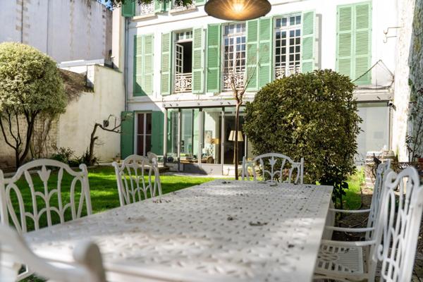 Elégant Appartement de Charme avec Jardin