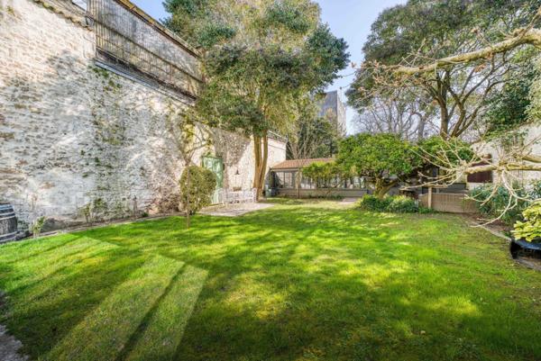 Elégant Appartement de Charme avec Jardin