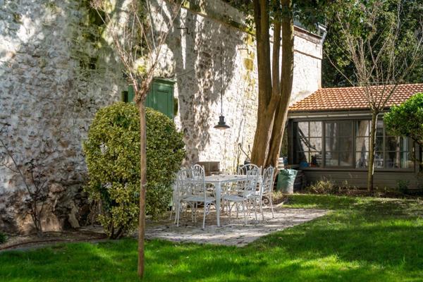 Elégant Appartement de Charme avec Jardin