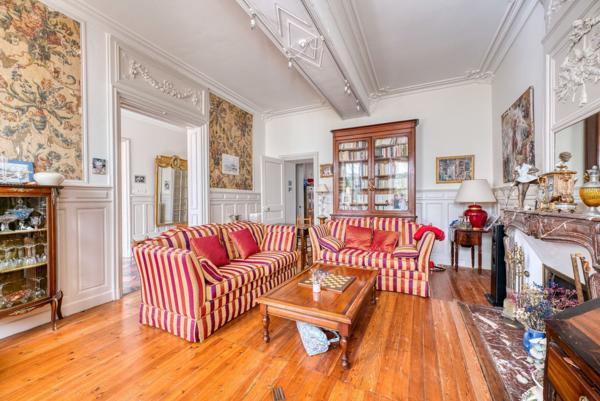 Elégant Appartement de Charme avec Jardin