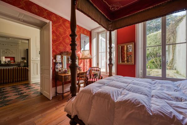 Elégant Appartement de Charme avec Jardin