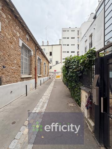 Parking
        
        - 4 m² Exclusivité 19 000 € *