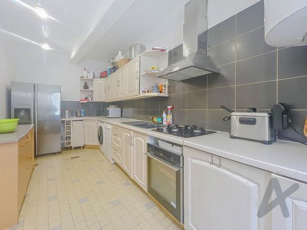 Maison de village, 4 pièces, 91 m2 à Bessenay