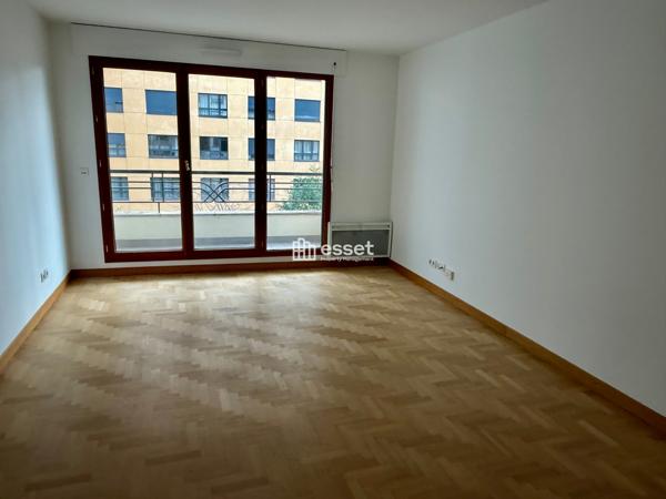 Location Appartement 2 pièces 51.9 m² - Courbevoie 92400
