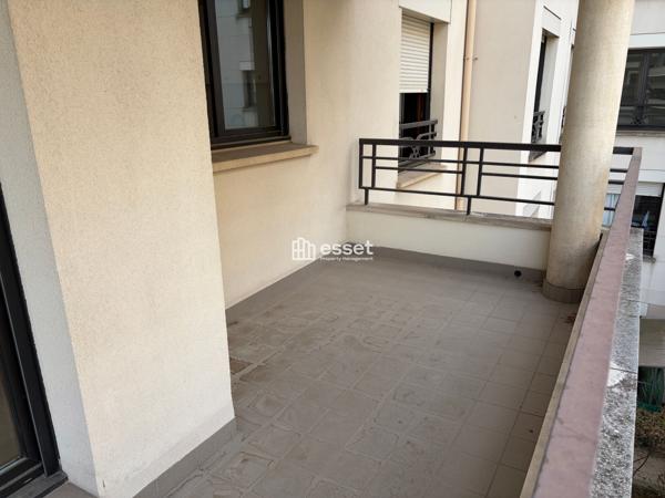 Location Appartement 2 pièces 51.9 m² - Courbevoie 92400