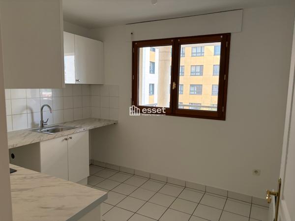 Location Appartement 2 pièces 51.9 m² - Courbevoie 92400