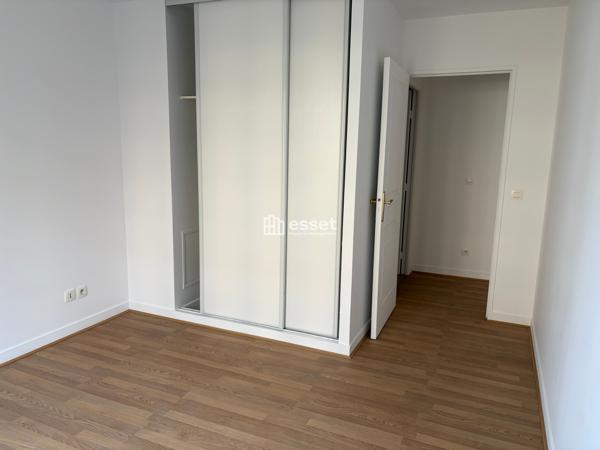 Location Appartement 2 pièces 51.9 m² - Courbevoie 92400