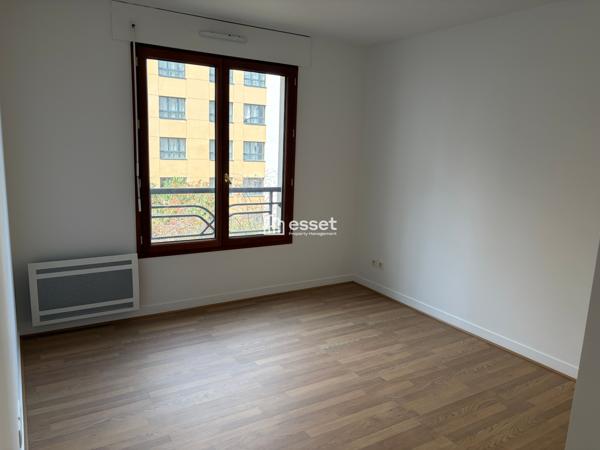 Location Appartement 2 pièces 51.9 m² - Courbevoie 92400