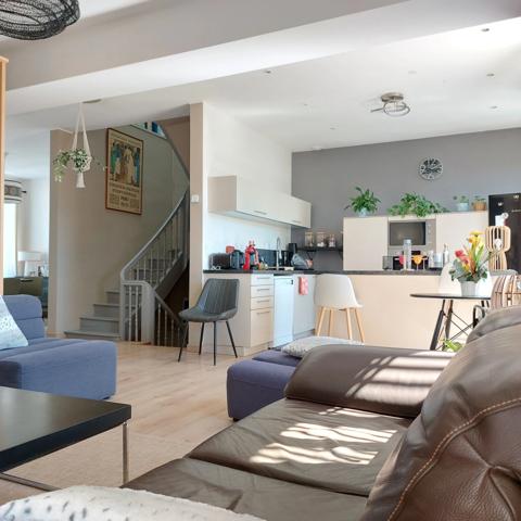 Dpt Tarn et Garonne (82), à vendre MONTAUBAN maison P6 de 185 m² -Avec terrasse et garage deux voitures