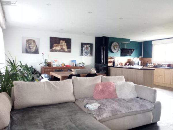 Maison à vendre à Villaines-la-Juhel en Mayenne (53700), ref : 1356