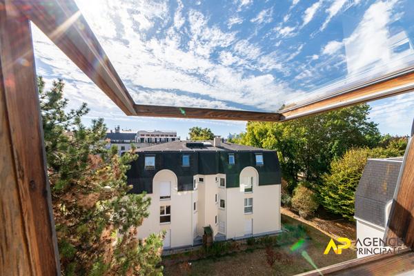 Exclusivité à La Garenne-Colombes : Superbe appartement 5 pièces au dernier étage avec parking et cave 650 000 € **  - Référence  558CLR
