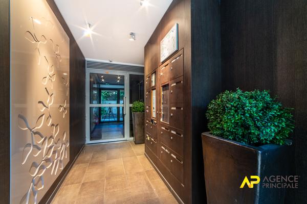 Exclusivité à La Garenne-Colombes : Superbe appartement 5 pièces au dernier étage avec parking et cave 650 000 € **  - Référence  558CLR