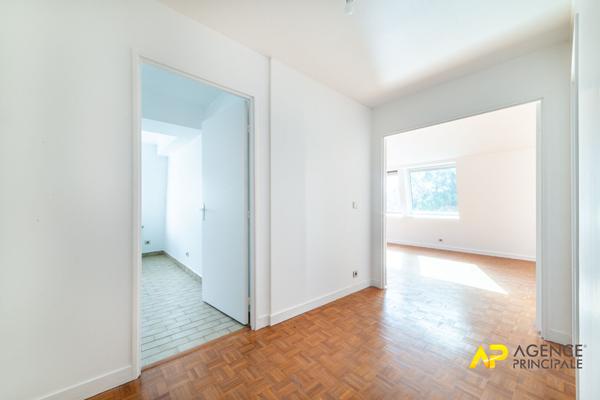 Exclusivité à La Garenne-Colombes : Superbe appartement 5 pièces au dernier étage avec parking et cave 650 000 € **  - Référence  558CLR