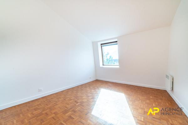 Exclusivité à La Garenne-Colombes : Superbe appartement 5 pièces au dernier étage avec parking et cave 650 000 € **  - Référence  558CLR