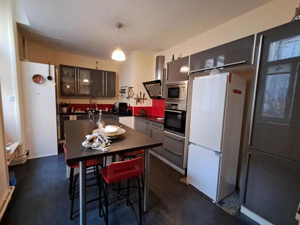 Appartement  6 pièce(s) 169 m2