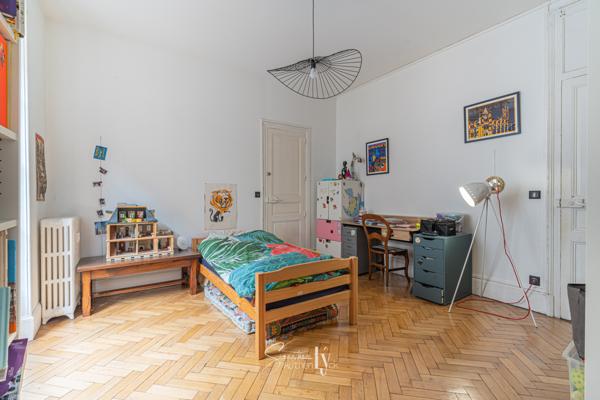 Appartement 6 pièces - 188 m² Exclusivité efficity