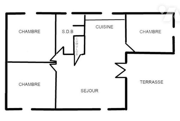 Ensemble immobilier au cœur des bois avec piscine