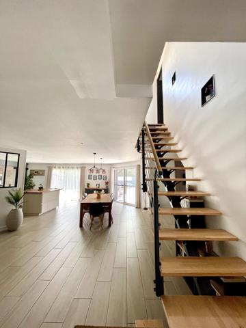 Superbe maison sur belle parcelle avec piscine, au calme