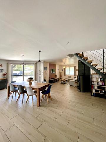 Superbe maison sur belle parcelle avec piscine, au calme