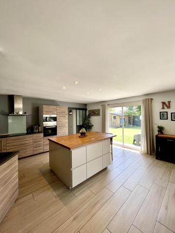 Superbe maison sur belle parcelle avec piscine, au calme