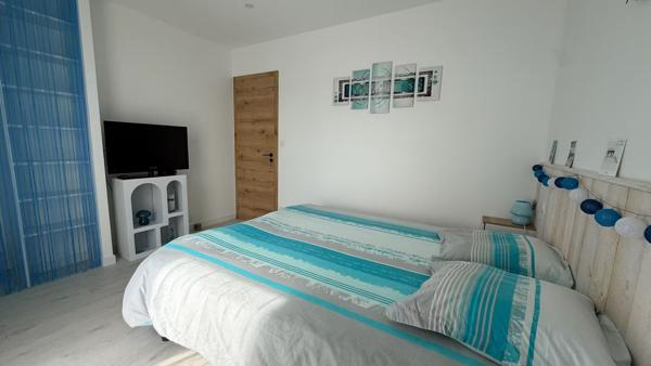 À louer meubler à l'année ? Maison de plain-pied de 110 m² avec piscine à Lège-Cap-Ferret