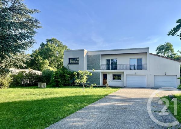 Maison à vendre  8 pièces - 204 m 2   CAMBLANES ET MEYNAC  - 33
