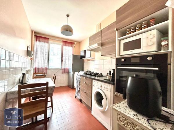 Appartement à louer 2 pièces 58.57m² Saint-Étienne (42000)