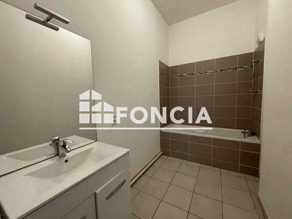 Location Appartement 2 pièces 47.82 m² - 28 RUE DU GRAND BUT Lomme 59160