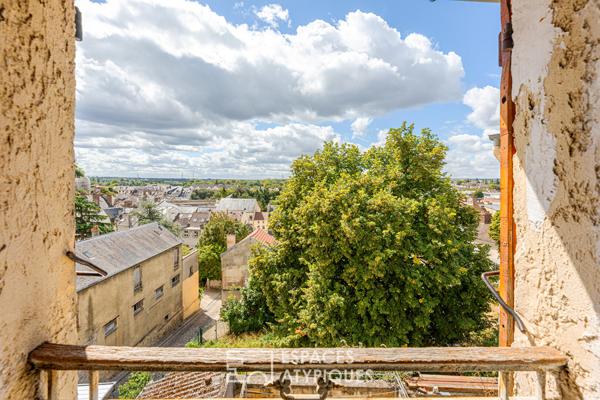 Volume Cathédrale & Charpente Séculaire : Duplex de Caractère au Coeur Historique de Pontoise