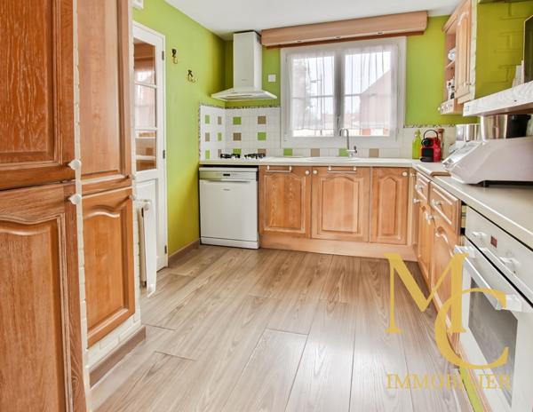 Voisins-le-Bretonneux (78960) MAISON / LE VILLAGE / VOISINS-LE-BRETONNEUX