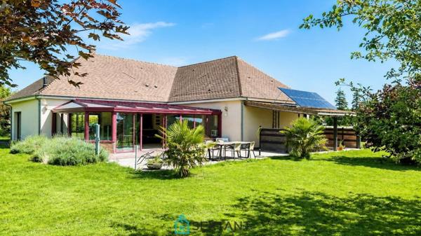 MAISON CONTEMPORAINE DE PLAIN-PIED – 250 m² HABITABLES – TERRAIN DE 3 300 m² – DPE B