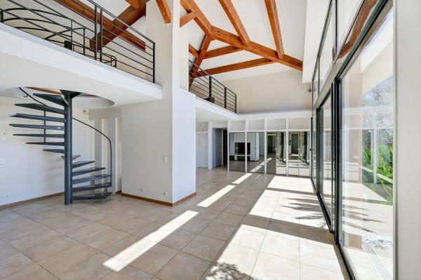 Vente Maison de luxe Aix-en-Provence 5 Pièces 202 m²