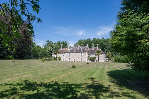 Charmante demeure seigneuriale, dans le Bessin, aux portes de Caen