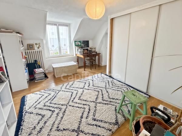 LE MANS Quartier Croix de Pierre / Les Maillets Maison de type longère 2 chambres et un bureau