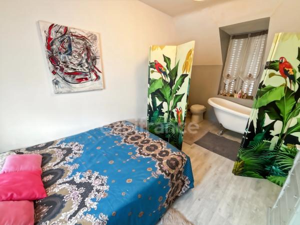 LE MANS Quartier Croix de Pierre / Les Maillets Maison de type longère 2 chambres et un bureau